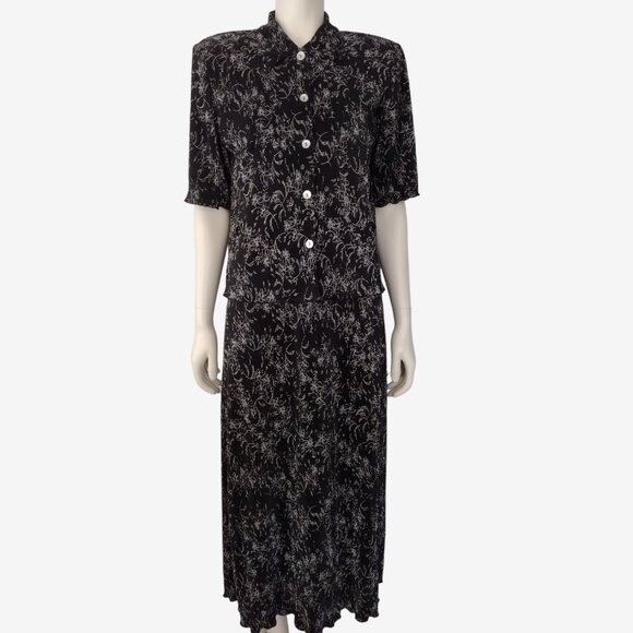 Vintage 1990s Black 2 Piece Crinkle Pleat Sleeveless Maxi Dress Jacket Set - Picture 2 of 12